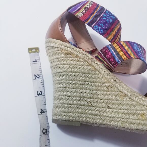 Steve Madden Multicolor Tribal Print Criss Cross Wedge Sandals - Picture 6 of 13